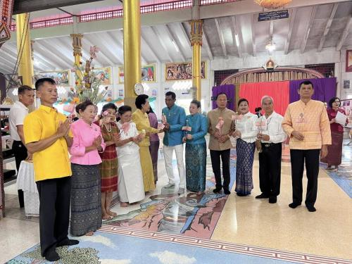 โครงการผู้ว่าฯ พาเข้าวัด หิ้วปิ่นโต แต่งผ้าไทย 8